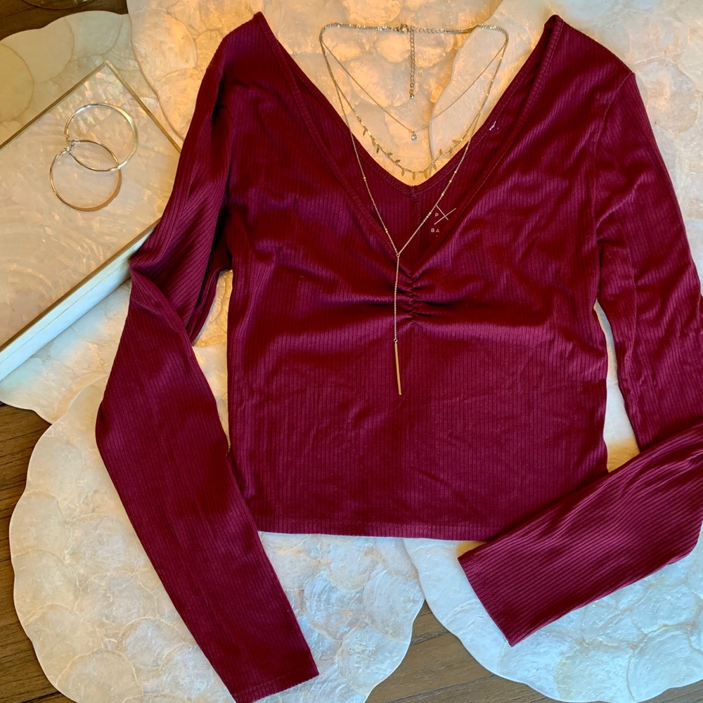 PacSun Longsleeve V Neck Crop Top in Burgundy